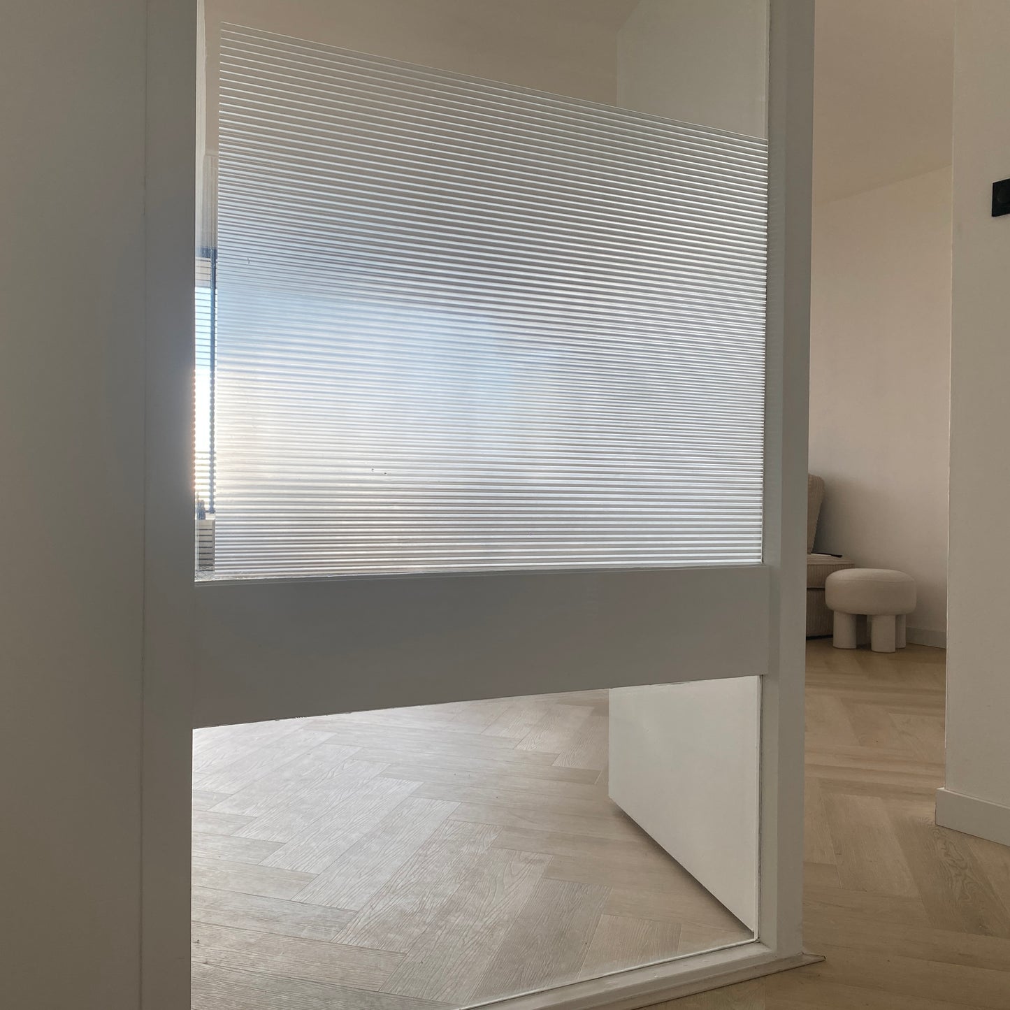 Privacyfolie geribbeld patroon – ideaal voor badkamer of hal