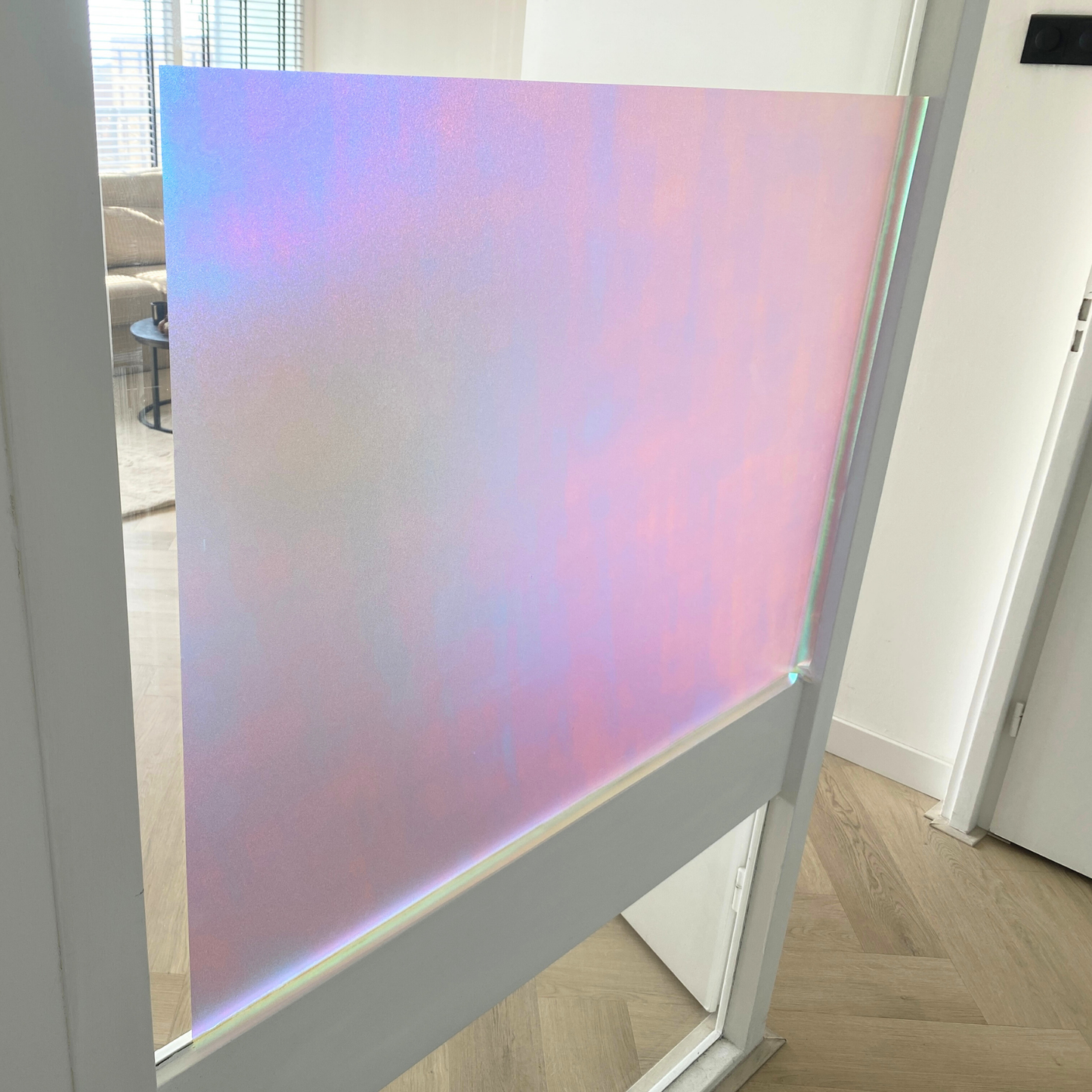 Gekleurde raamfolie tegen inkijk