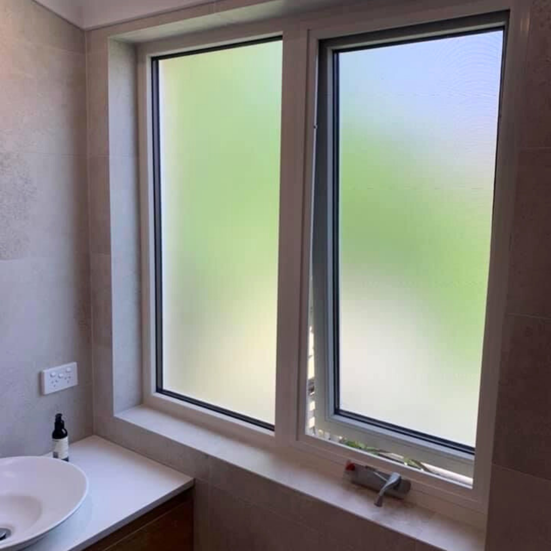 Transparante melkglas raamfolie tegen inkijk