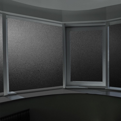 Zwarte raamfolie tegen inkijk en zonlicht